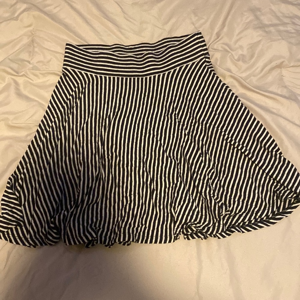 Black and white striped skirt. Size small. Brand is decree